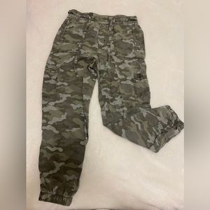 AE Camo Jogger Pants